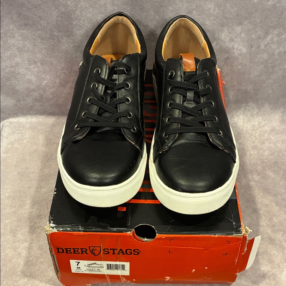 Deer Stags Big Kid Wiley Jr. Dress Sneaker